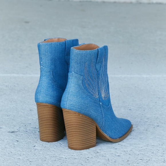 Qupid Lasso My Heart Cowboy Booties in Light Blue - Picture 3 of 4